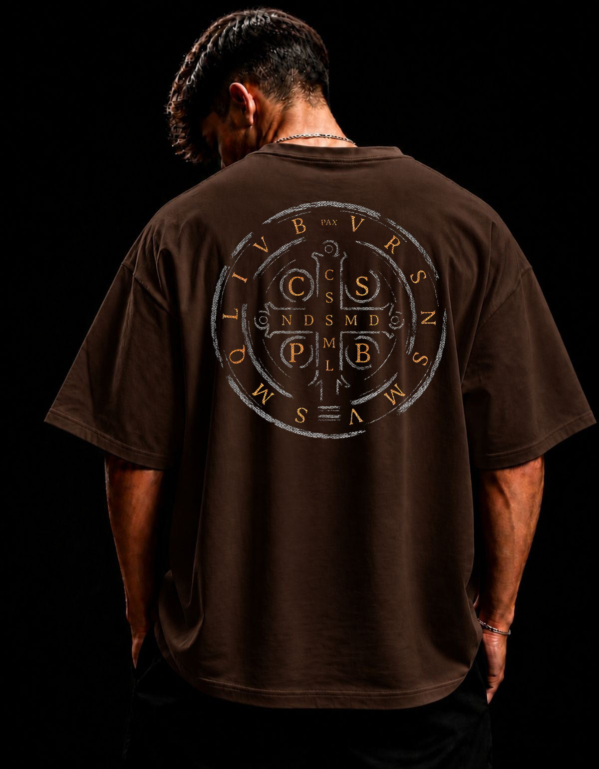 Camiseta Oversized Religiosa - Medalha de São Bento Gold