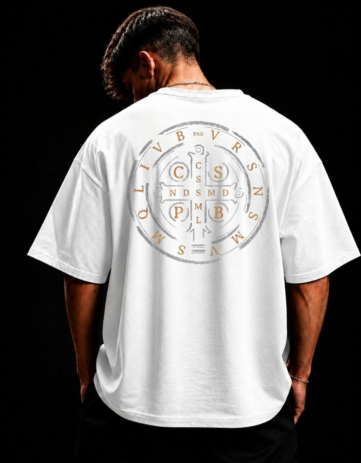 Camiseta Oversized Religiosa - Medalha de São Bento Gold
