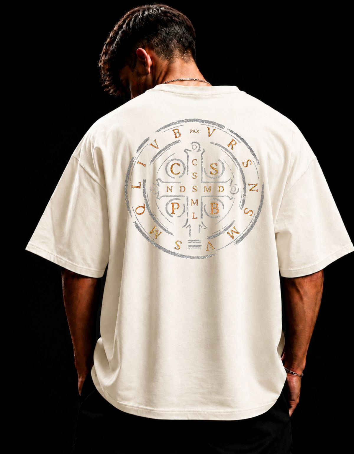 Camiseta Oversized Religiosa - Medalha de São Bento Gold