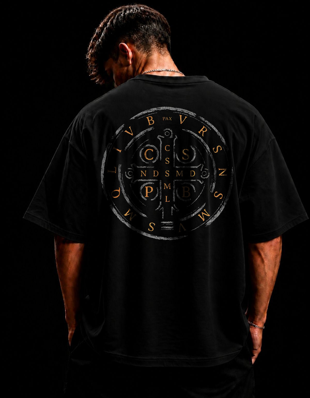 Camiseta Oversized Religiosa - Medalha de São Bento Gold
