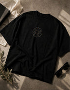 Camiseta Oversized Religiosa - Medalha de São Bento Gold
