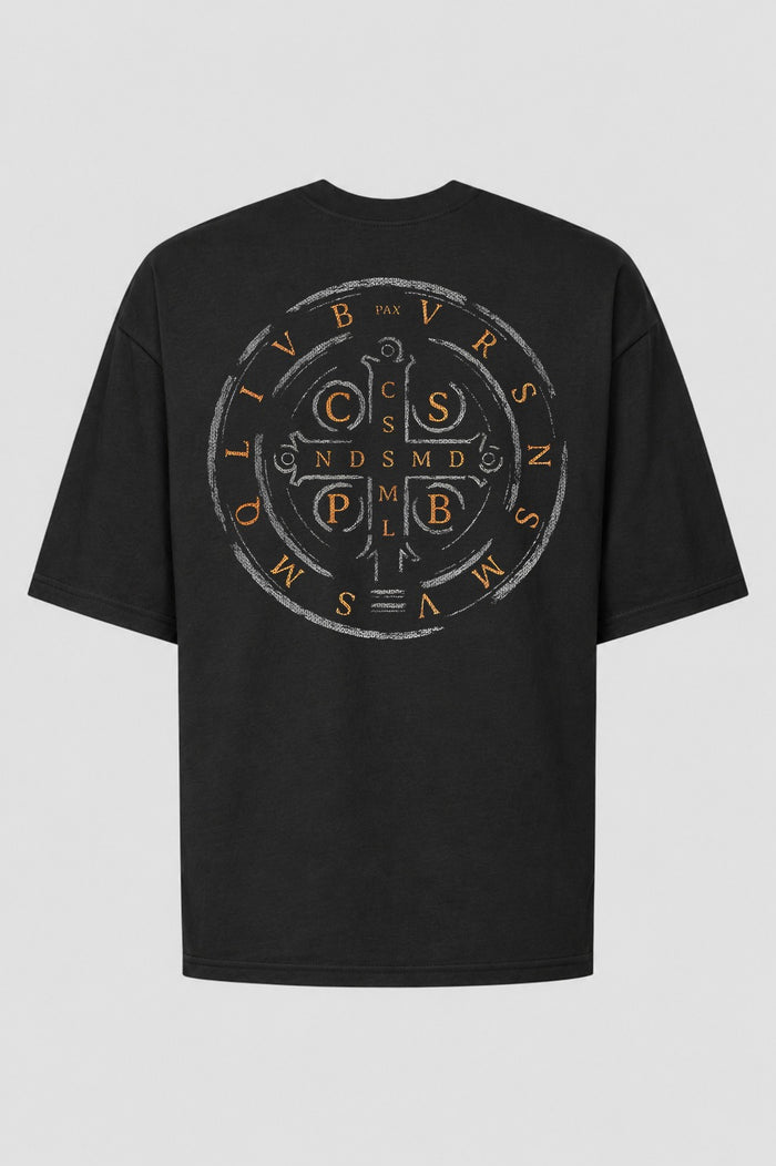 Camiseta Oversized Religiosa - Medalha de São Bento Gold