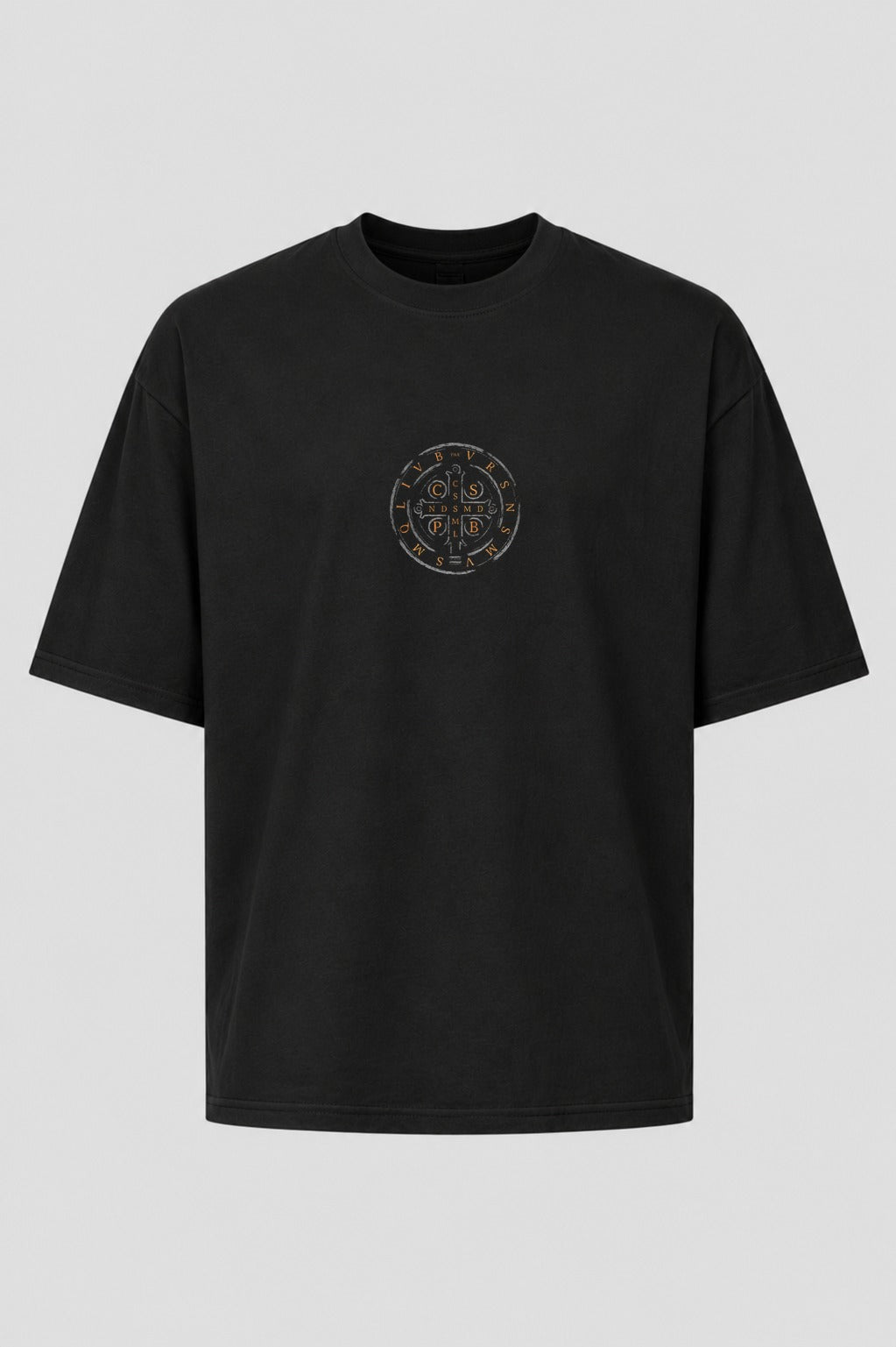 Camiseta Oversized Religiosa - Medalha de São Bento Gold